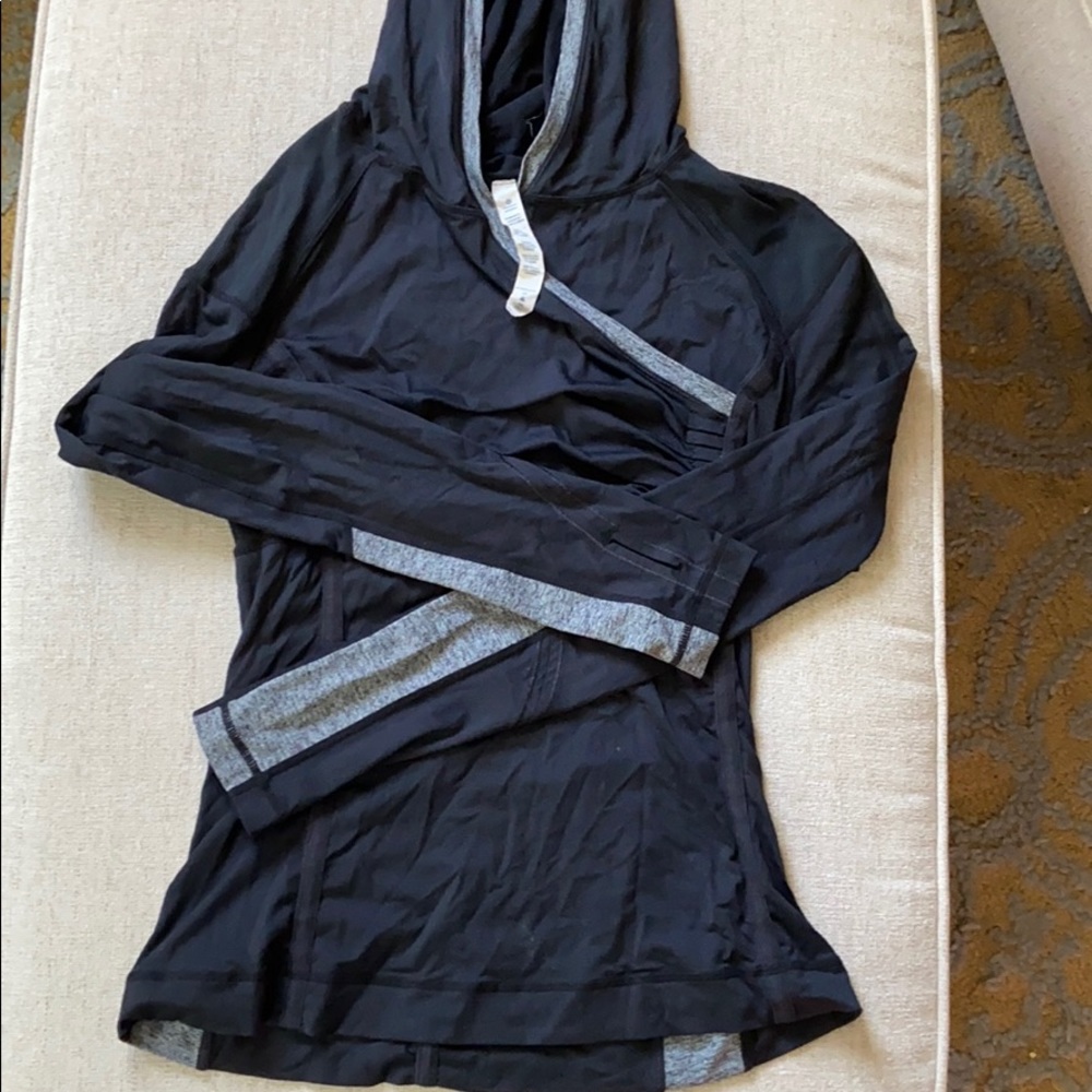 Lululemon CrossTrain pullover - Picture 2 of 3